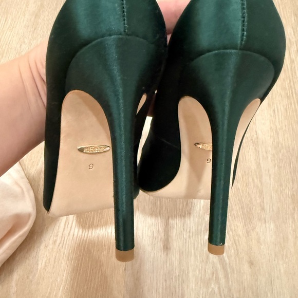 Badgley Mischka Green Satin Heels with Crystal Buckle - Picture 4 of 7